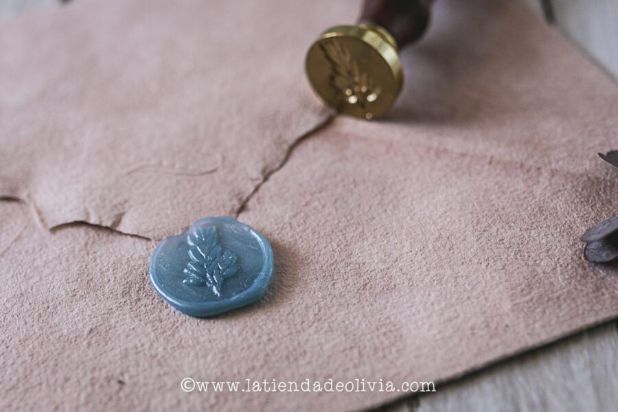 MONTAJE y LACRADO de invitaciones de boda - Imagen 10