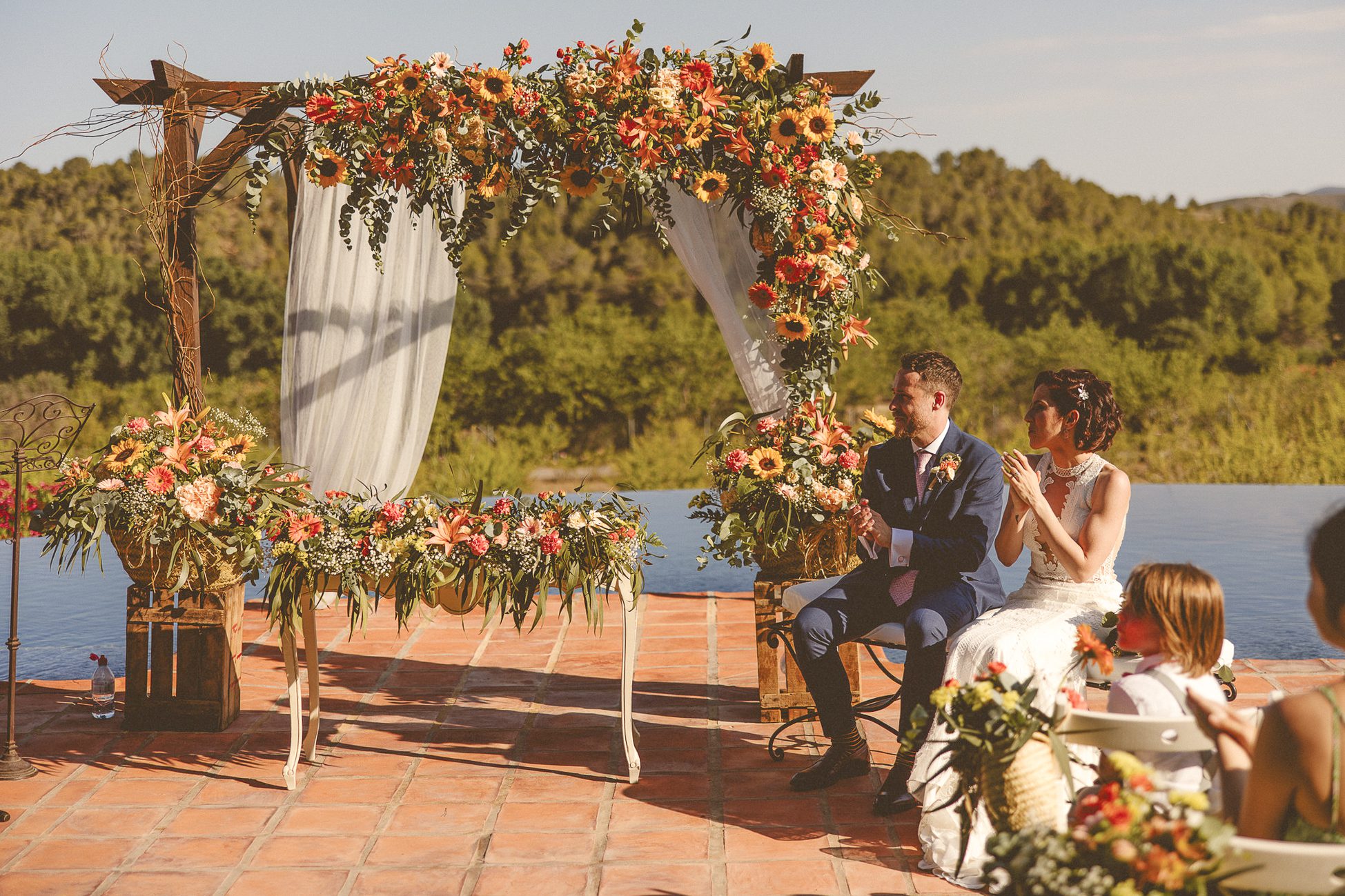 Foto de los novios en la ceremonia