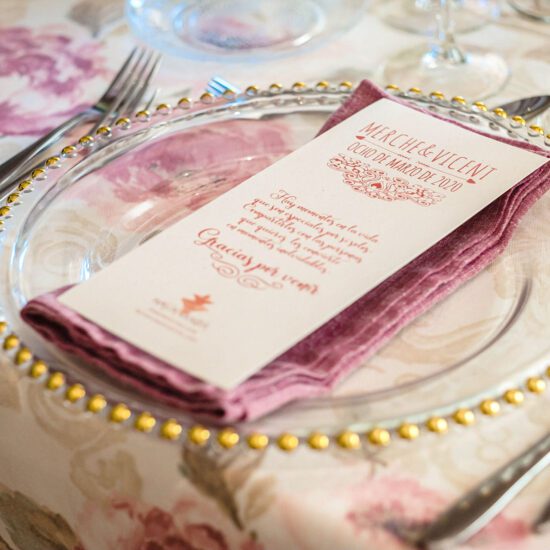 Minuta de boda en tonos marsala
